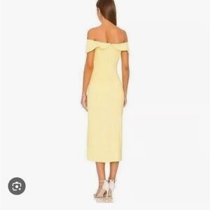 Elliatt Lemon Off-Shoulder Midi Dress